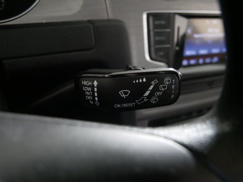 Used 2016 Volkswagen Golf 2-Door image 32