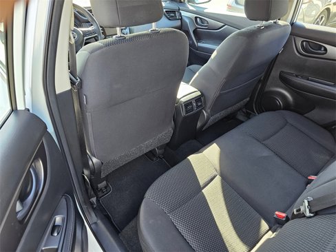 Used 2018 Nissan Rogue Sport S image 9