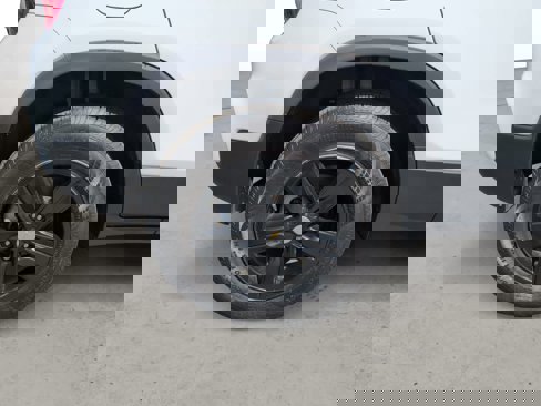 Used 2022 Chevrolet Trax LS w/ Tint and Cruise Package image 10