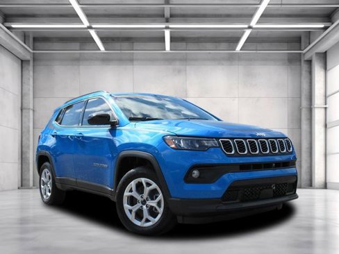 New 2025 Jeep Compass Latitude w/ Mopar Graphics Package image 1