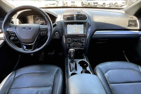 Used 2018 Ford Explorer XLT w/ Equipment Group 202A image 13
