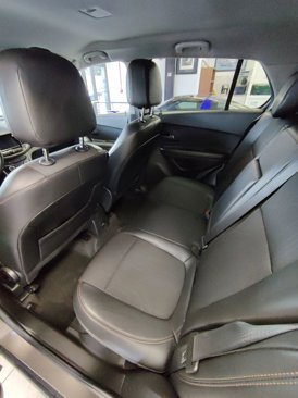 Used 2021 Chevrolet Trax LT w/ LT Convenience Package image 14
