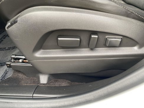 Used 2016 Chevrolet Equinox LTZ w/ Enhanced Convenience Package image 21