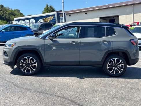 Certified 2022 Jeep Compass Limited image 4