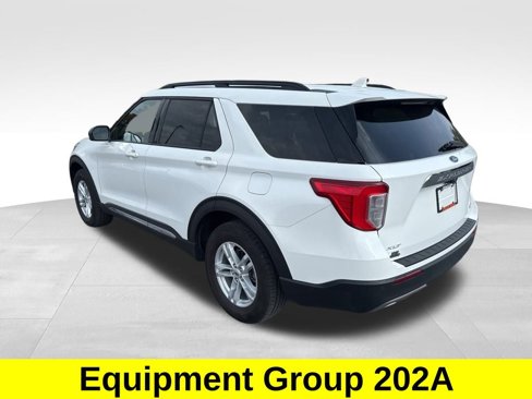 Used 2022 Ford Explorer XLT w/ Equipment Group 202A image 3