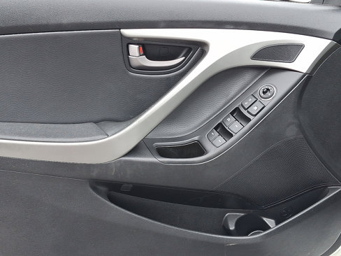 Used 2012 Hyundai Elantra Limited image 13