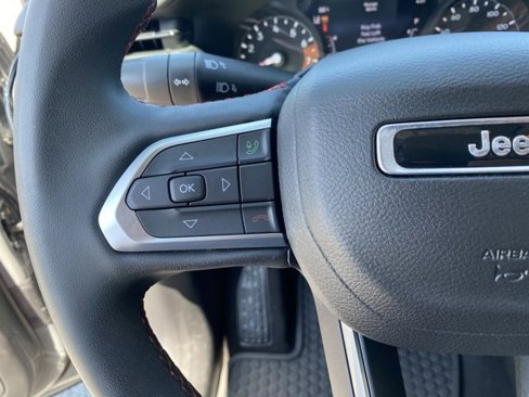 Used 2022 Jeep Compass Trailhawk image 36