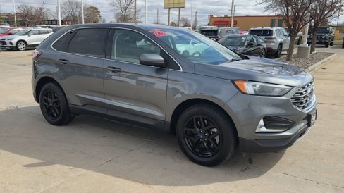 Used 2022 Ford Edge SEL image 2