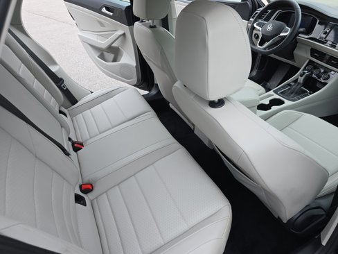 Certified 2022 Volkswagen Jetta SE image 11