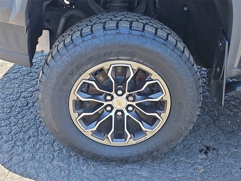 Used 2020 Chevrolet Colorado ZR2 image 13