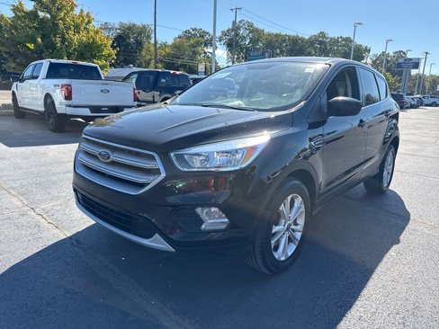 Used 2019 Ford Escape SE image 2