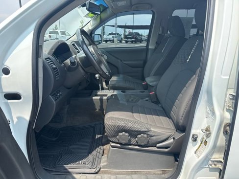 Used 2018 Nissan Frontier PRO-4X image 30