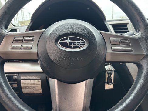 Used 2010 Subaru Outback 2.5i image 31