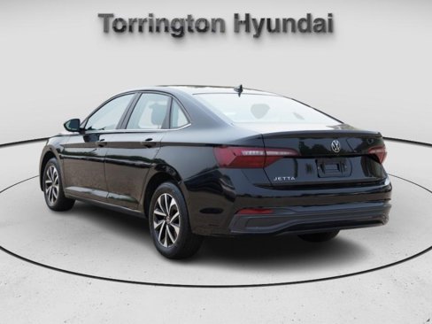 Used 2024 Volkswagen Jetta S image 5