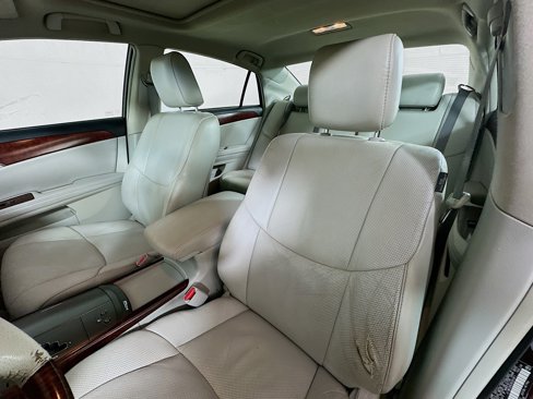 Used 2011 Toyota Avalon Limited image 19
