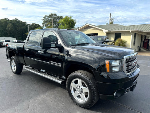 Used 2013 GMC Sierra 2500 Denali w/ Suspension Package, Off-Road image 3