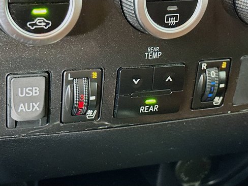 Used 2018 Toyota Sequoia Platinum image 21