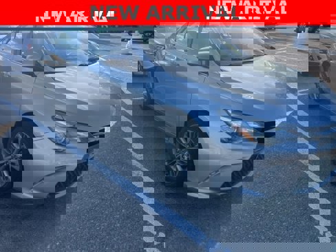 Used 2017 Toyota Camry SE image 3