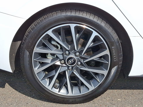 Certified 2023 Hyundai Sonata Limited w/ Preferred Accessory Package image 8