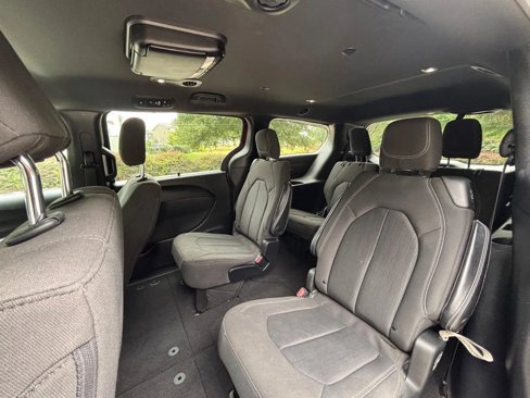 Used 2019 Chrysler Pacifica Touring Plus w/ S Appearance Package image 12