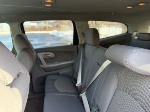 Used 2011 Chevrolet Traverse LS image 19