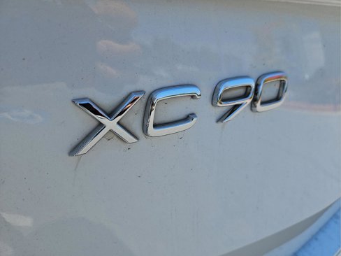 Used 2021 Volvo XC90 T6 Momentum image 11