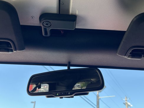 Used 2013 Jeep Wrangler Unlimited Rubicon image 32
