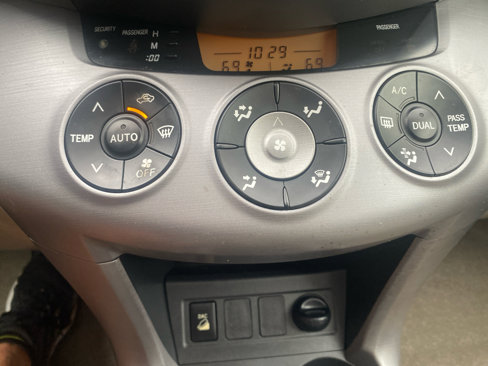 Used 2008 Toyota RAV4 Limited image 15