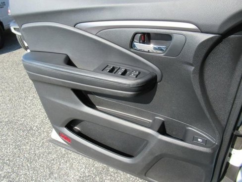 Used 2020 Honda Pilot EX image 24