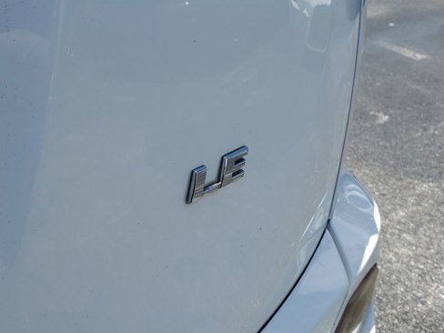 Used 2016 Toyota RAV4 LE image 7