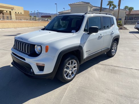 Used 2022 Jeep Renegade Latitude image 3