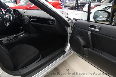 Used 2006 MAZDA MX-5 Miata Touring image 25