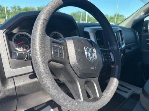 Used 2019 RAM 1500 Classic SLT image 9