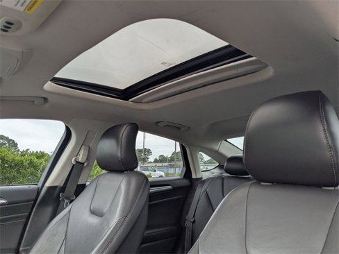Used 2016 Ford Fusion Titanium image 16