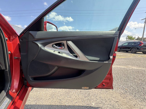 Used 2010 Toyota Camry SE image 19