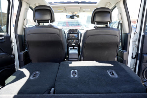 Used 2014 Jeep Compass Latitude w/ Sun/Sound Group image 21