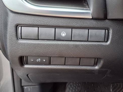 Used 2021 Nissan Rogue SV image 17