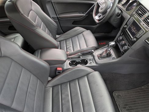 Used 2017 Volkswagen GTI SE image 37