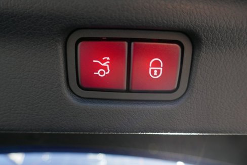 Used 2023 Mercedes-Benz C 300 Sedan image 16