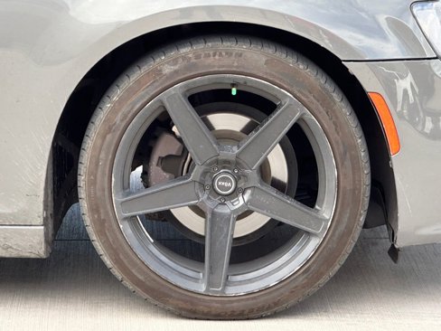 Used 2019 Chrysler 300 S w/ S Model Appearance Package image 6