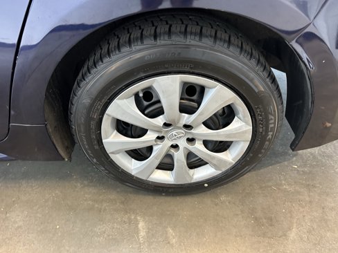 Used 2021 Toyota Corolla LE image 15