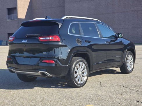 Used 2018 Jeep Cherokee Overland image 21
