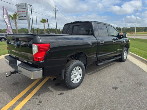 Used 2017 Nissan Titan SV image 9