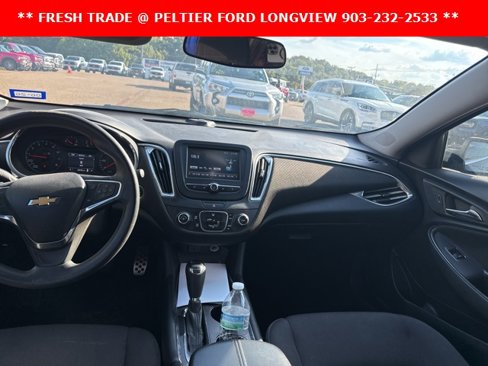 Used 2017 Chevrolet Malibu LT image 9