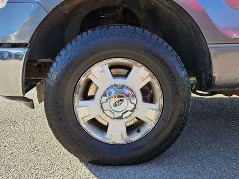 Used 2010 Ford F150 XLT image 11