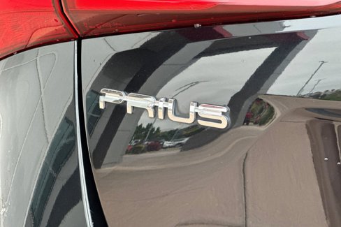 Certified 2022 Toyota Prius LE image 35