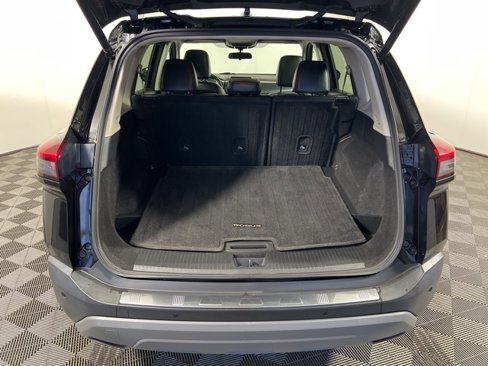 Used 2021 Nissan Rogue SV w/ Premium Package image 8