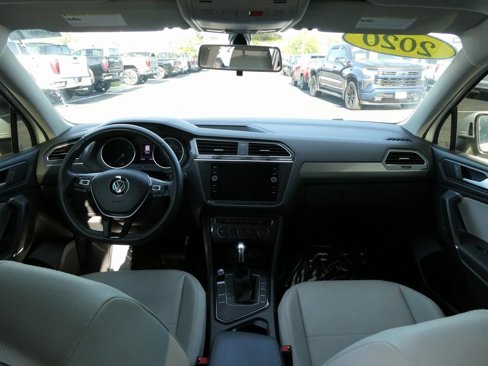 Used 2020 Volkswagen Tiguan SE image 31