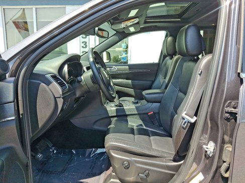 Used 2018 Jeep Grand Cherokee Limited image 13