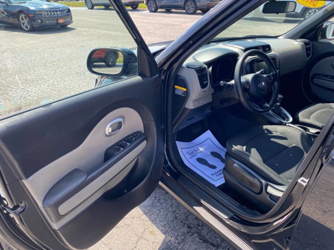 Used 2018 Kia Soul + image 12
